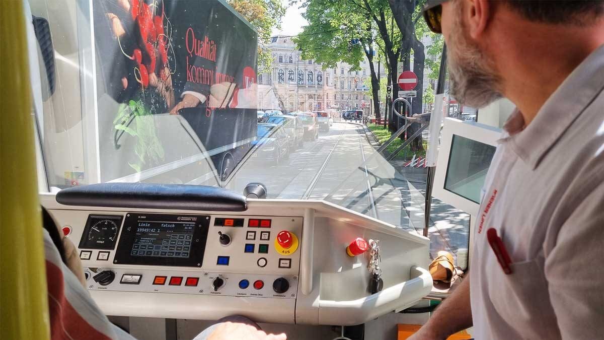 Ringstrasse-gegen-Einbahnrichtung Fahrerperspektive am Ring gegen die Einbahnrichtung